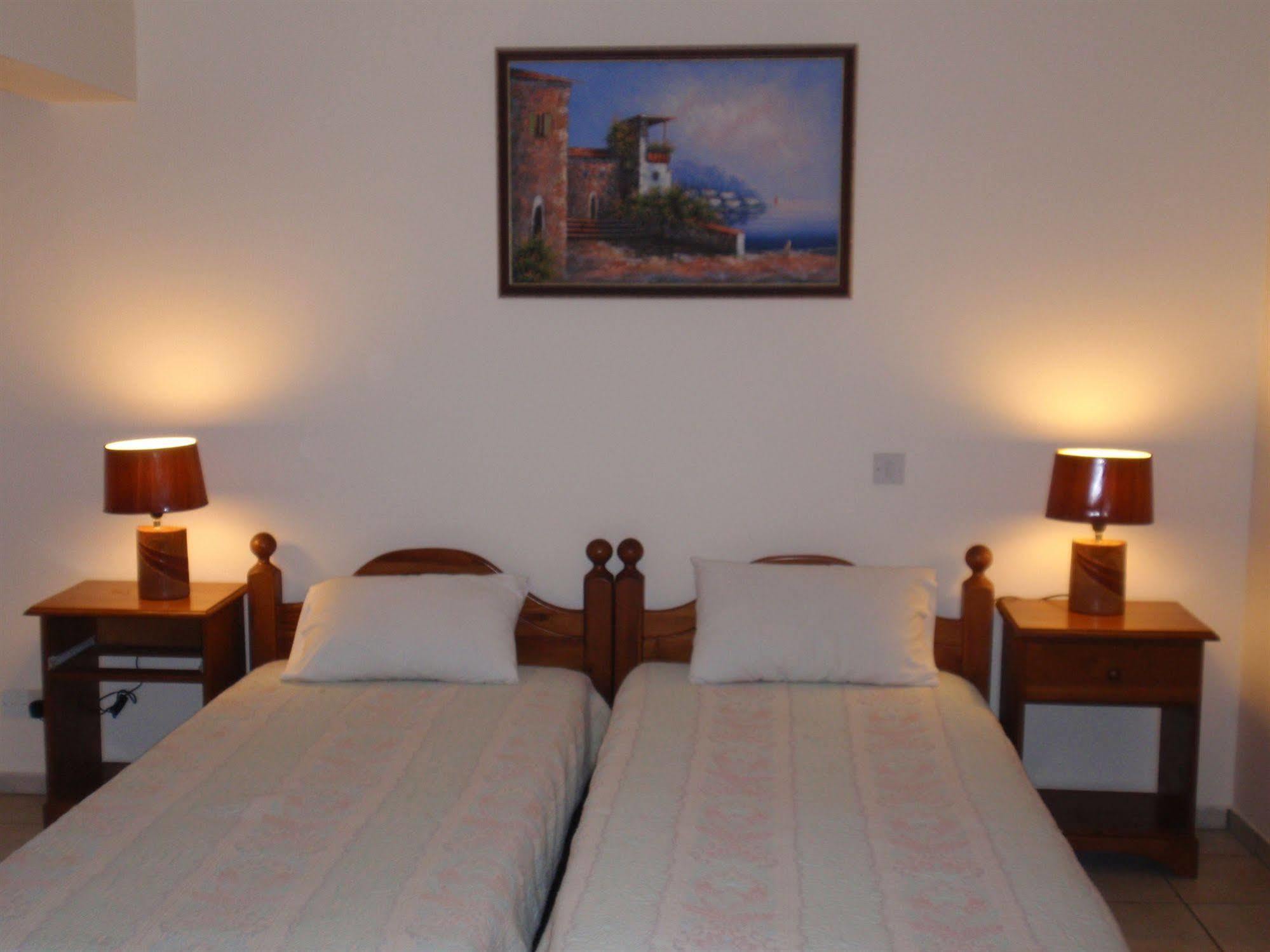 Palm Sea Beach Hotel Apartments Larnaca Extérieur photo