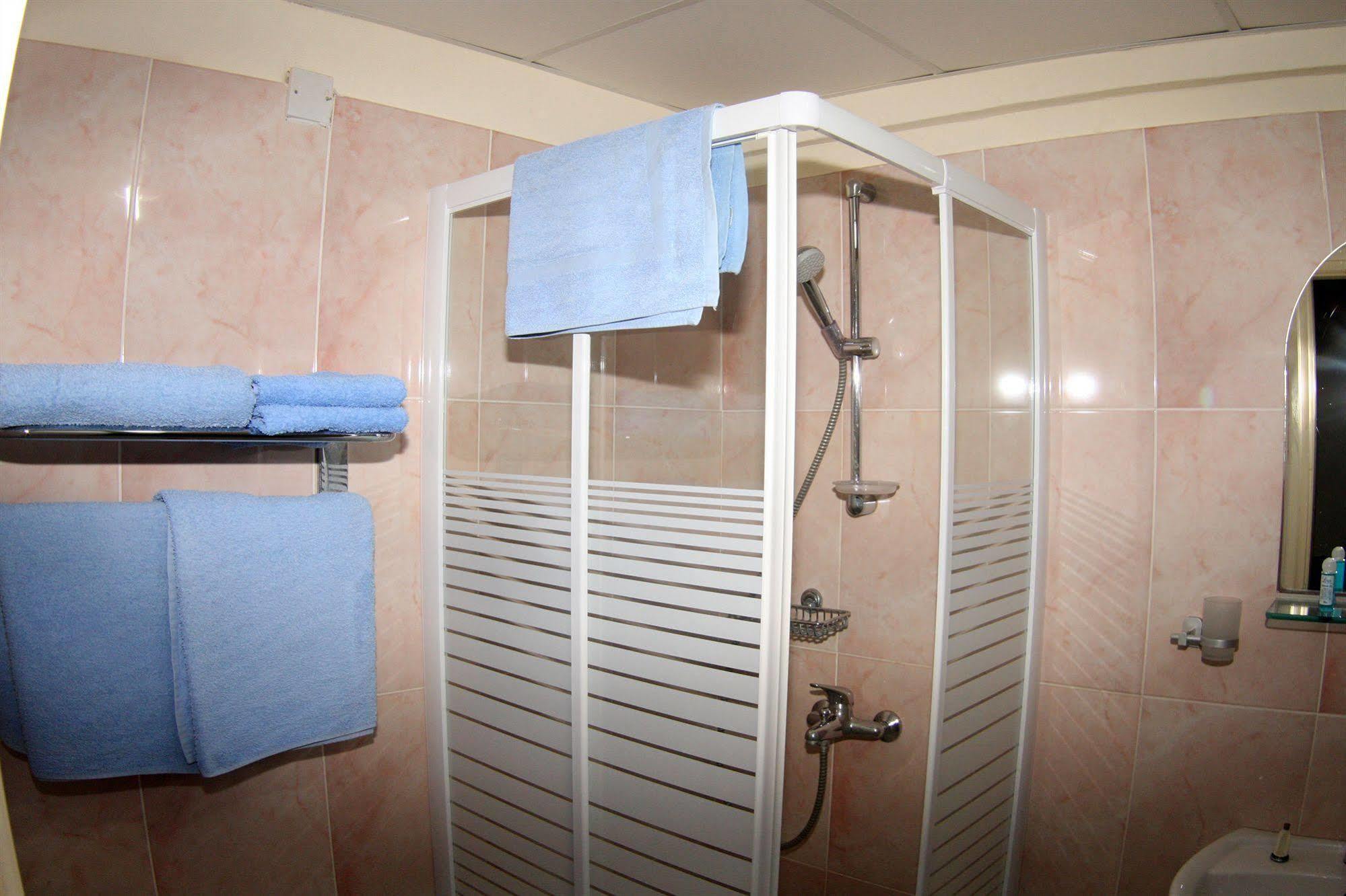 Palm Sea Beach Hotel Apartments Larnaca Extérieur photo