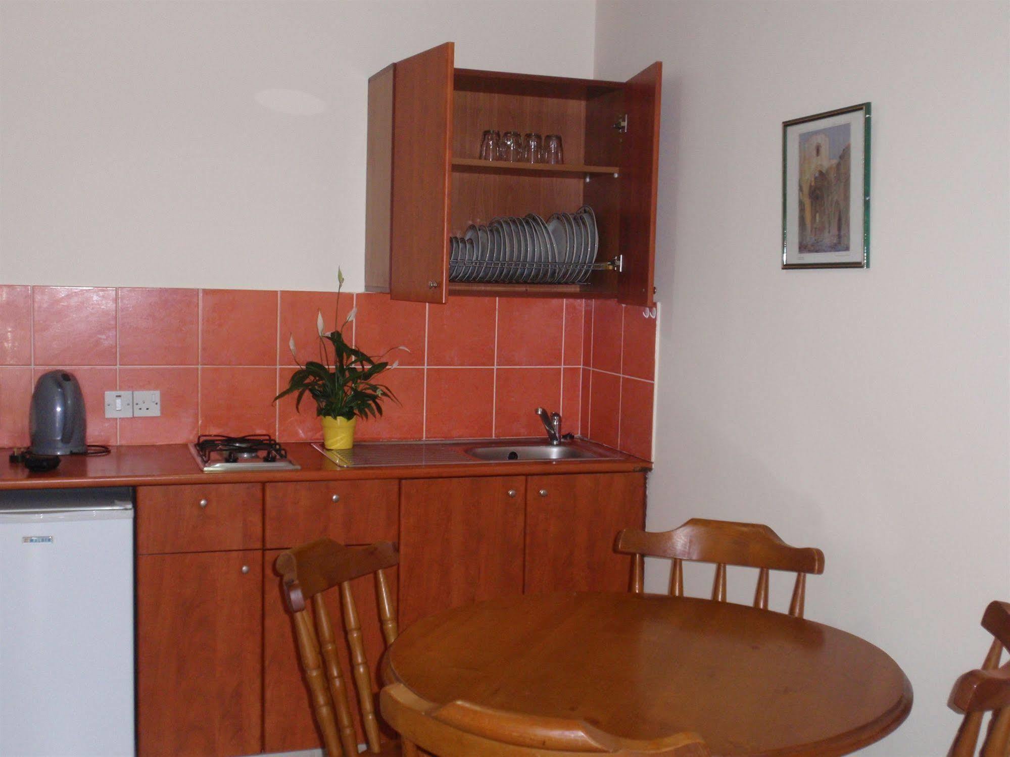 Palm Sea Beach Hotel Apartments Larnaca Extérieur photo
