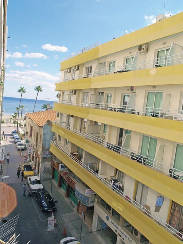 Palm Sea Beach Hotel Apartments Larnaca Extérieur photo